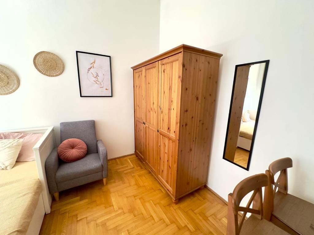 Cozy In Centre Apartment
